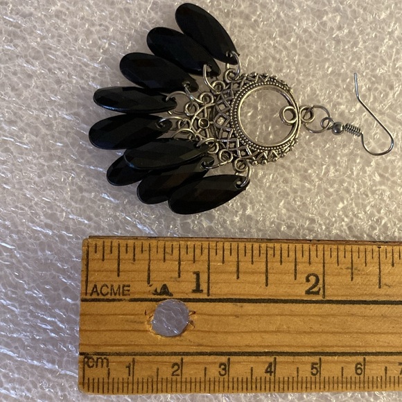 NWOT - Silvertone Black Acrylic Faceted Oval Beaded Dangle Drop Pierced Earrings - Picture 9 of 9